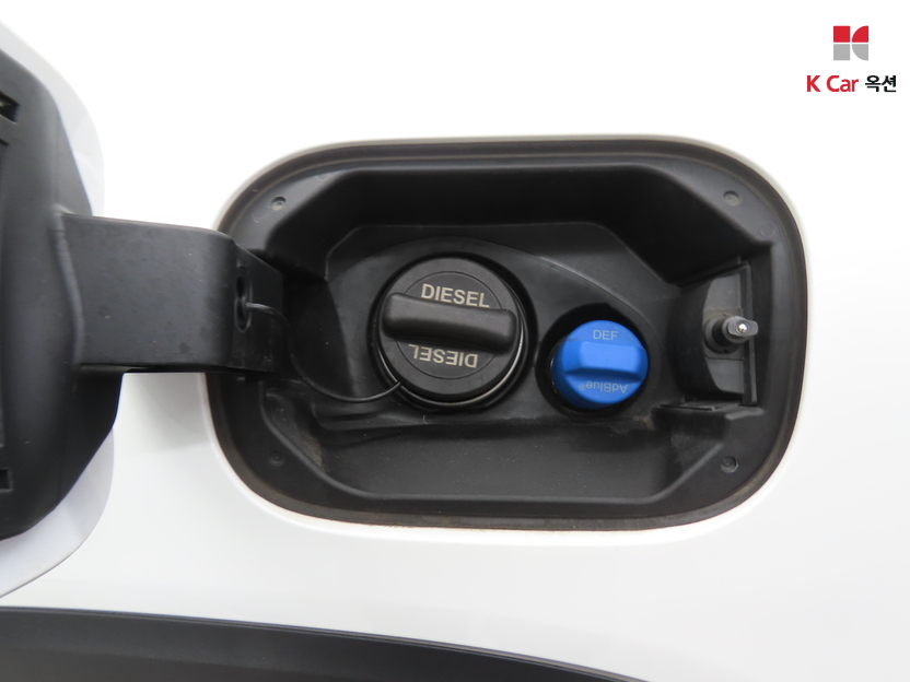 مرسيدس - GLB200d - Image 27