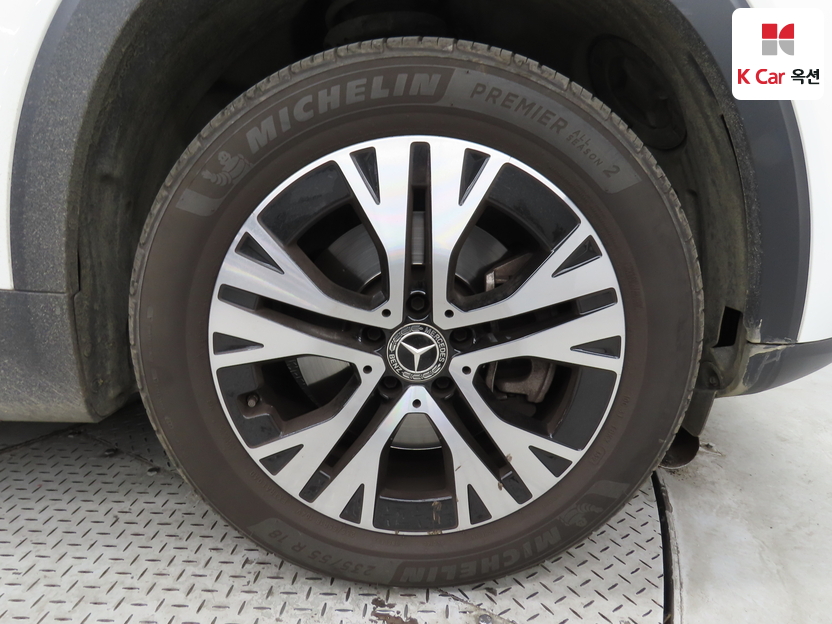 مرسيدس - GLB200d - Image 42