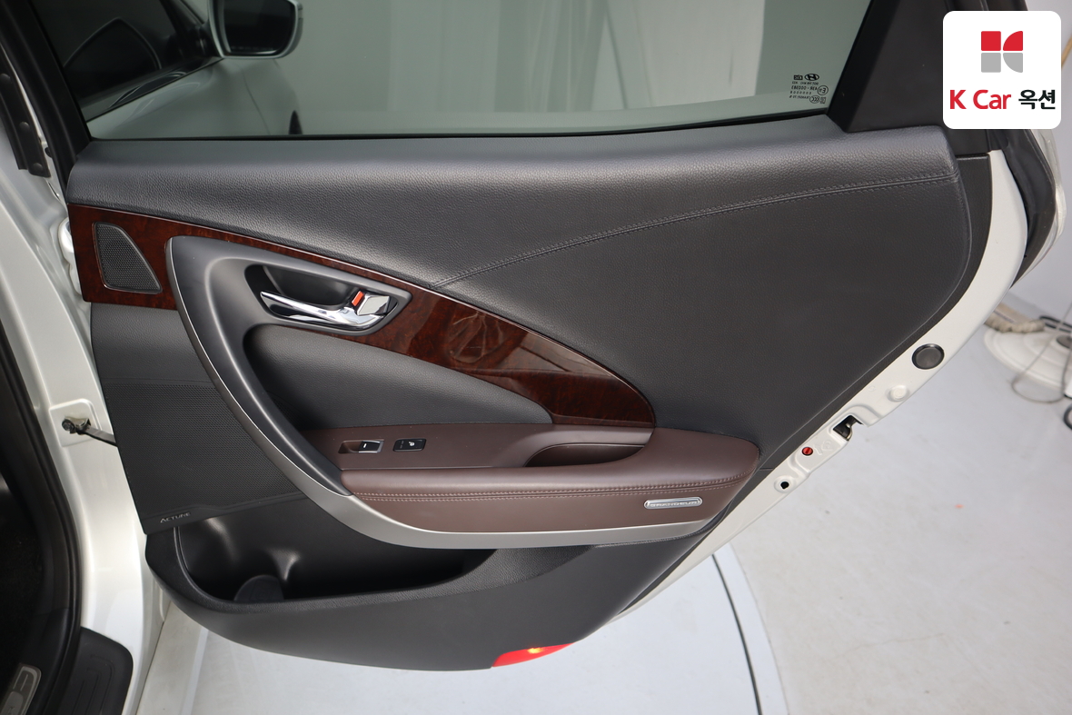 Hyundai AZERA 2015 - Image 24