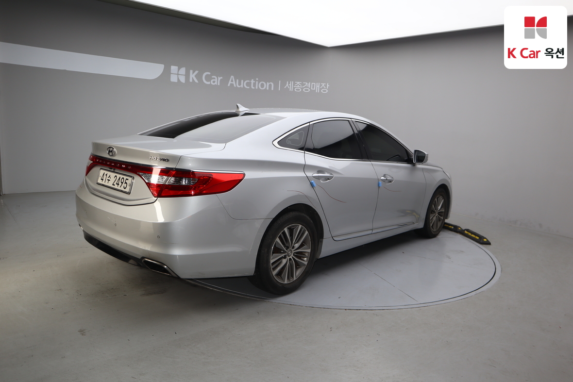 Hyundai AZERA 2015 - Image 2