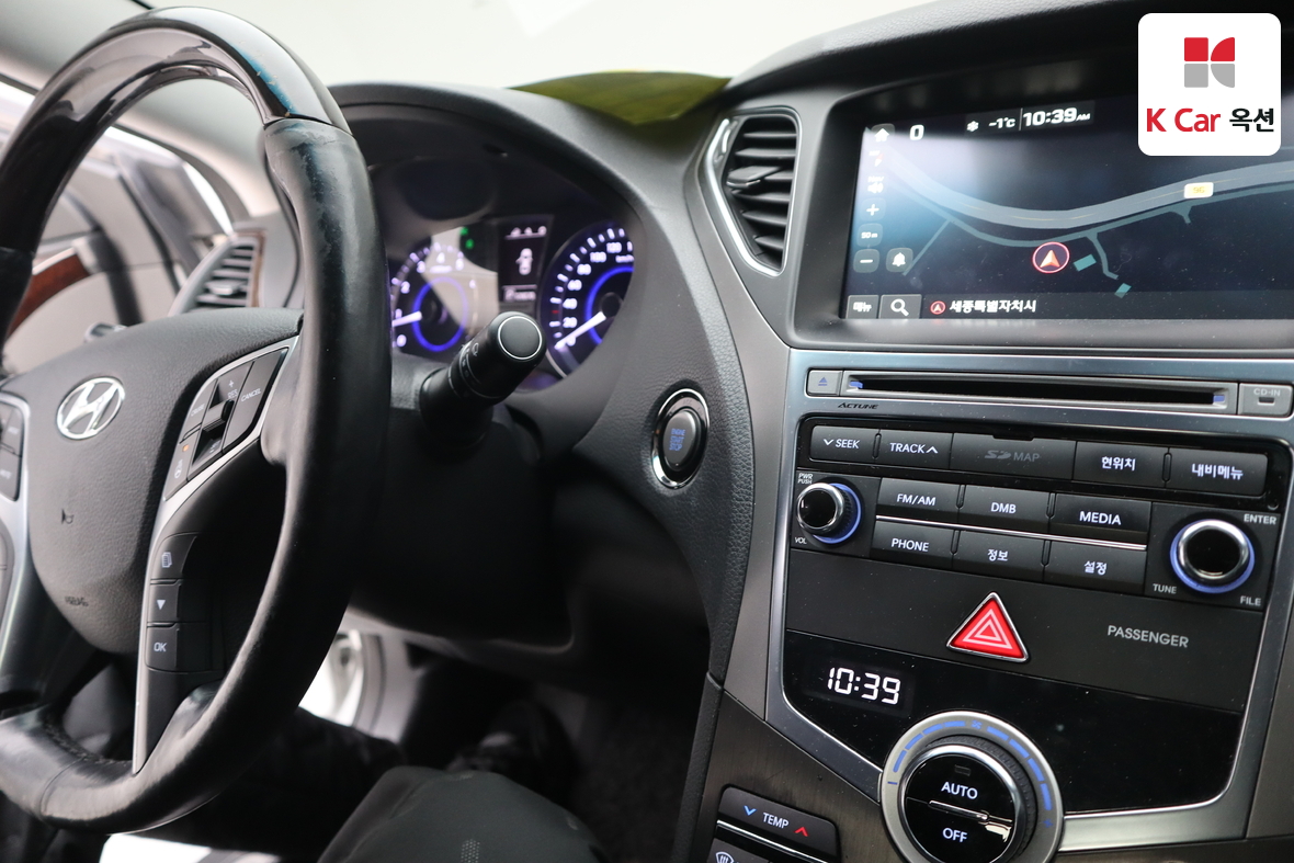 Hyundai AZERA 2015 - Image 11