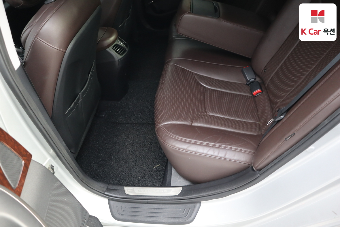 Hyundai AZERA 2015 - Image 21