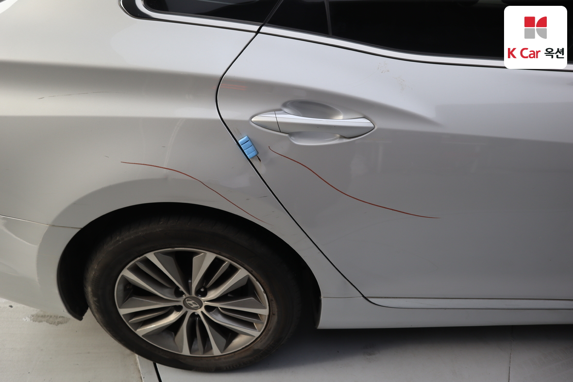 Hyundai AZERA 2015 - Image 32