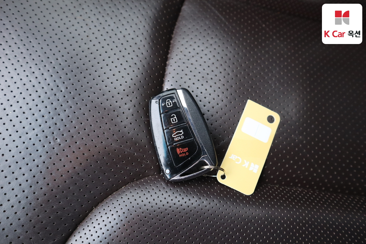 Hyundai AZERA 2015 - Image 16