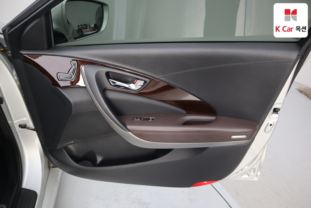 Hyundai AZERA 2015 - Image 26