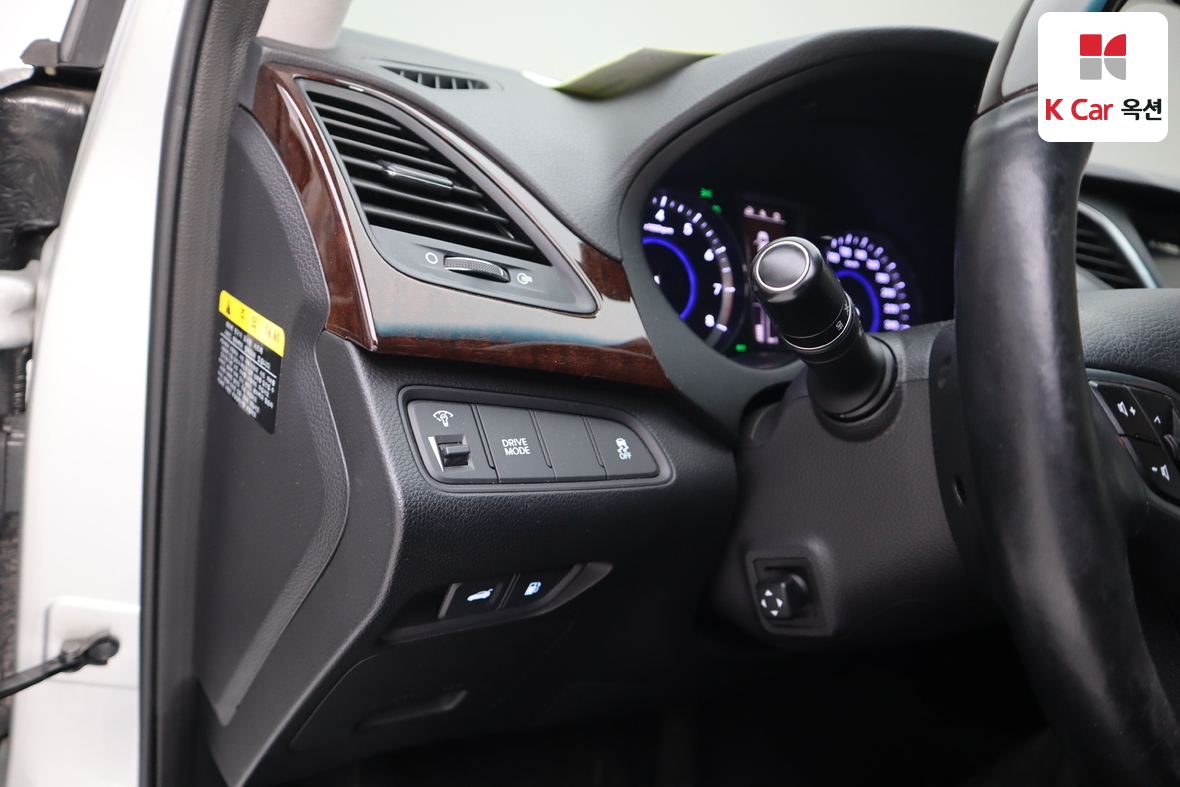 Hyundai AZERA 2015 - Image 9