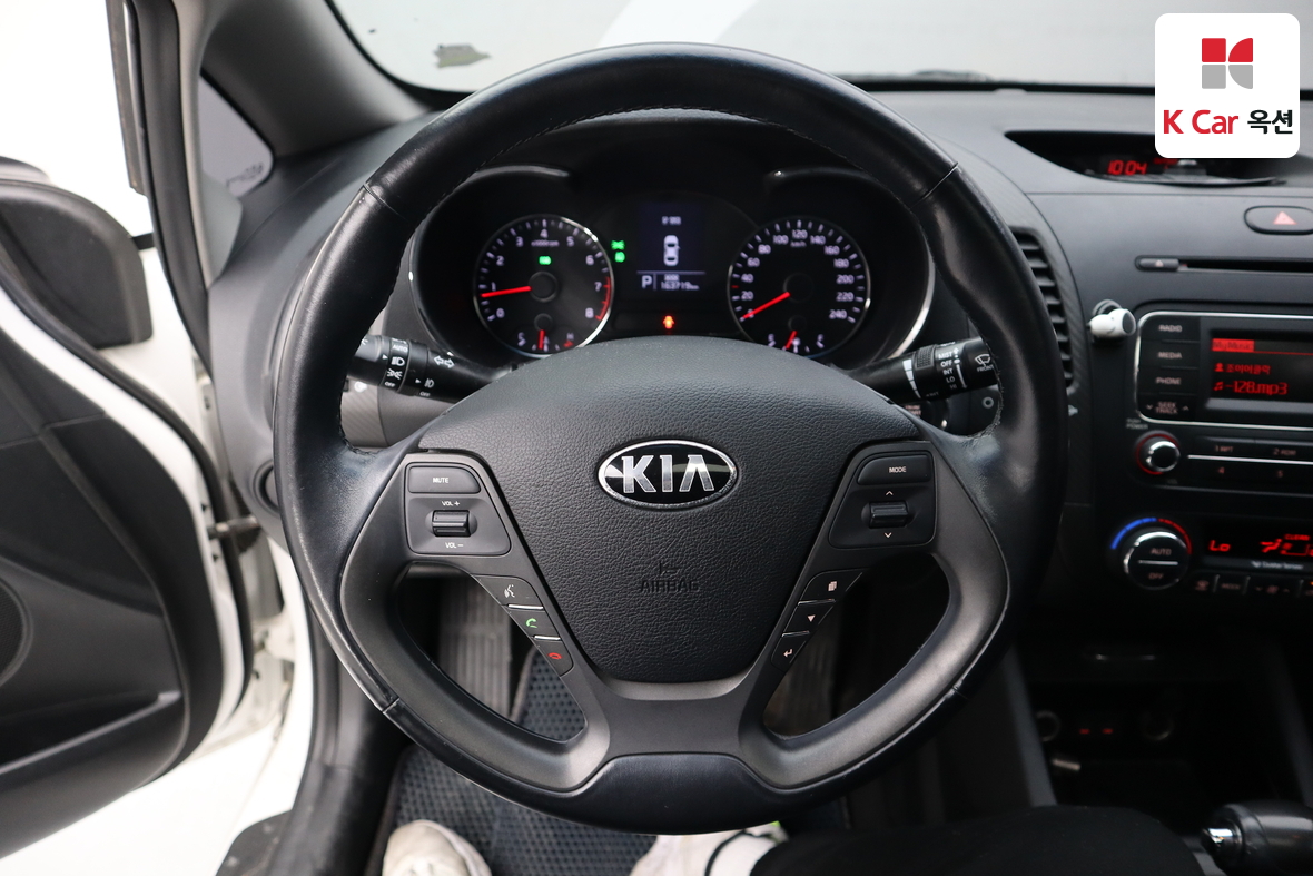 Kia K3 2013 - Image 10
