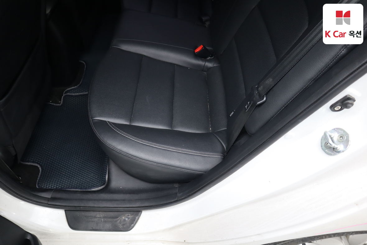 Kia K3 2013 - Image 24