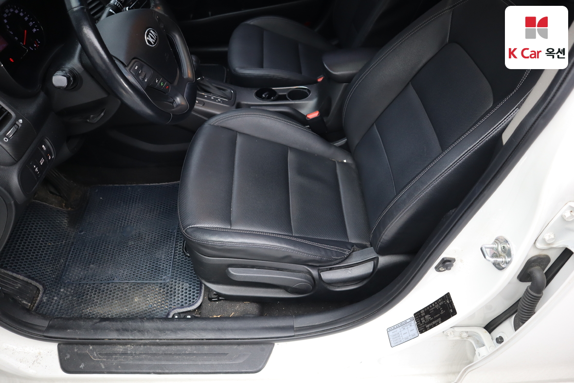 Kia K3 2013 - Image 19