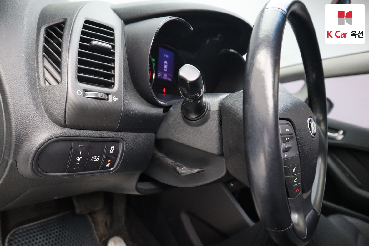 Kia K3 2013 - Image 9