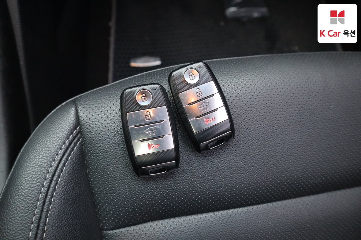 Kia K3 2013 - Image 17