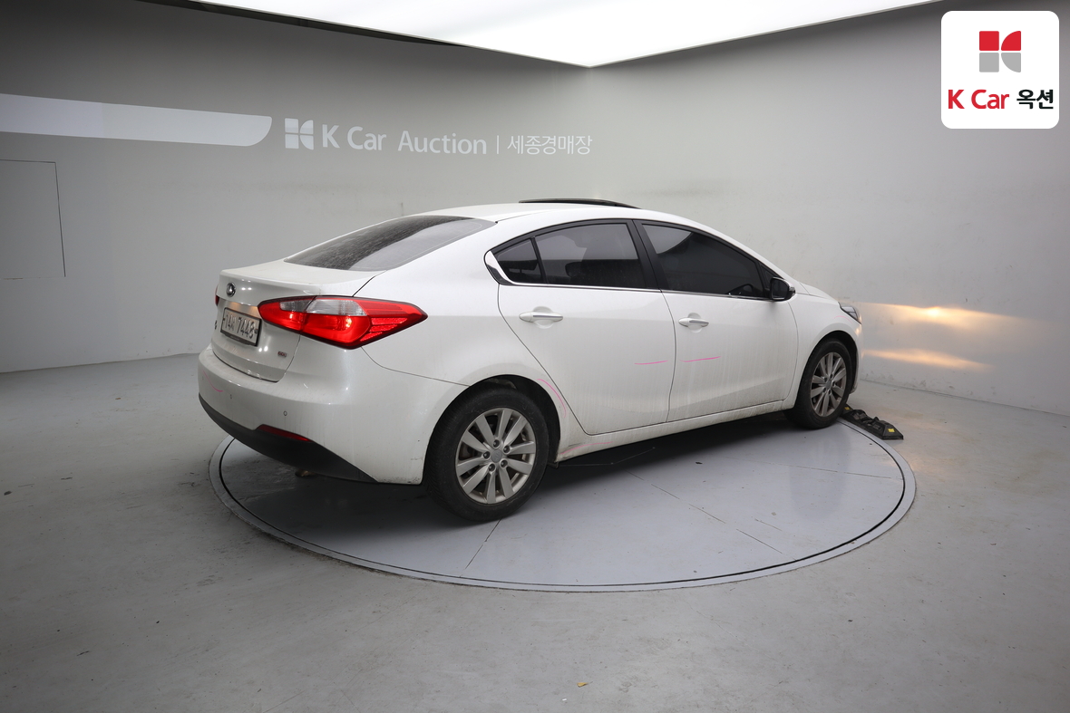 Kia K3 2013 - Image 2