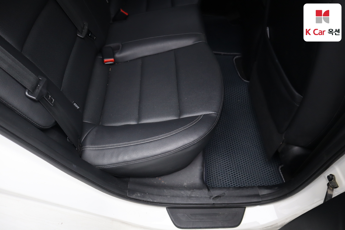 Kia K3 2013 - Image 28