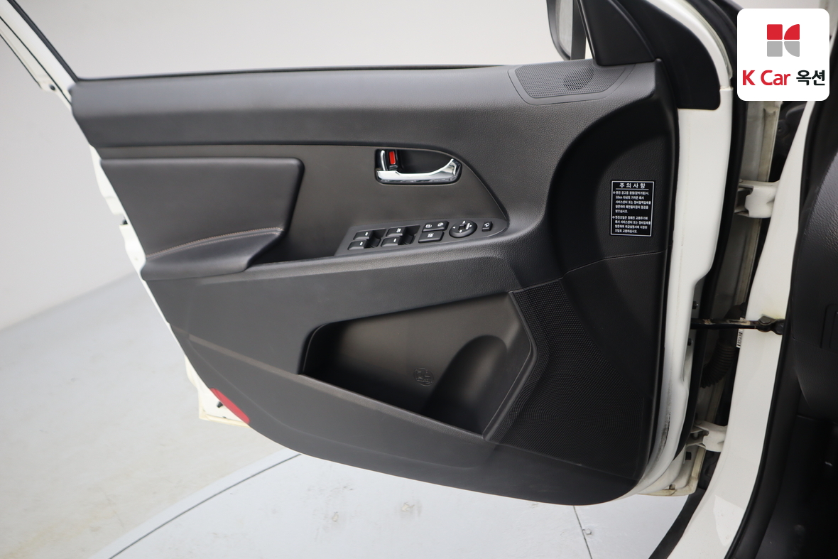 كيا سبورتاج 2012 - صورة 8