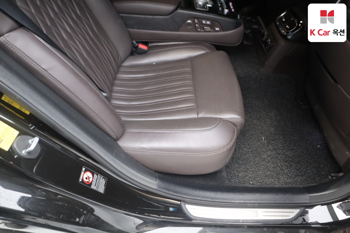 Genesis G90 2019 - Image 32