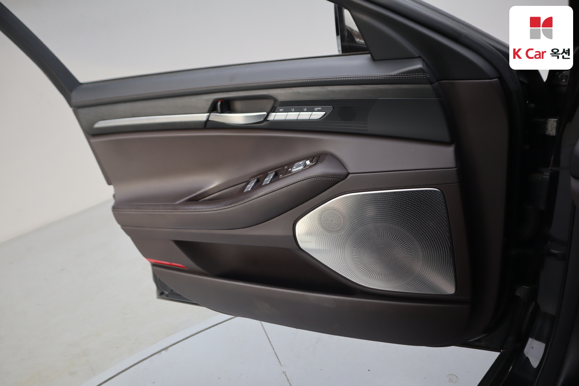 Genesis G90 2019 - Image 8