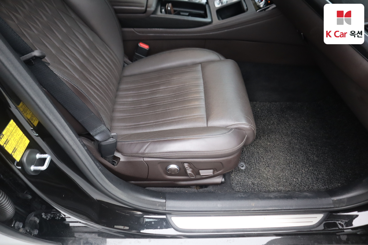 Genesis G90 2019 - Image 35