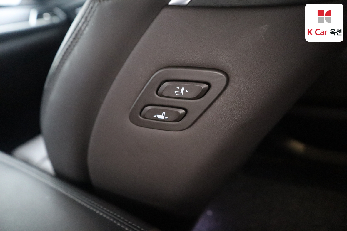 Genesis G90 2019 - Image 24