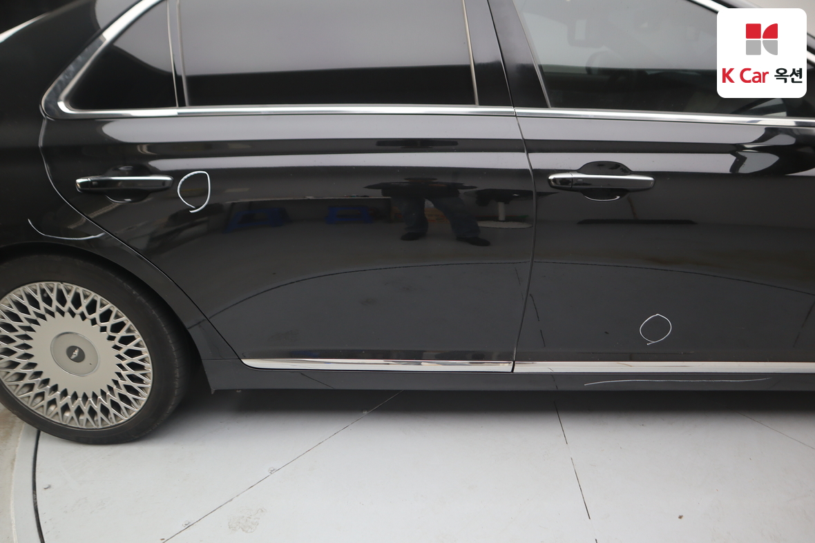 Genesis G90 2019 - Image 41