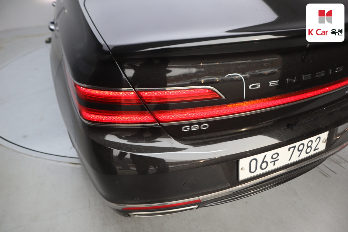 Genesis G90 2019 - Image 46