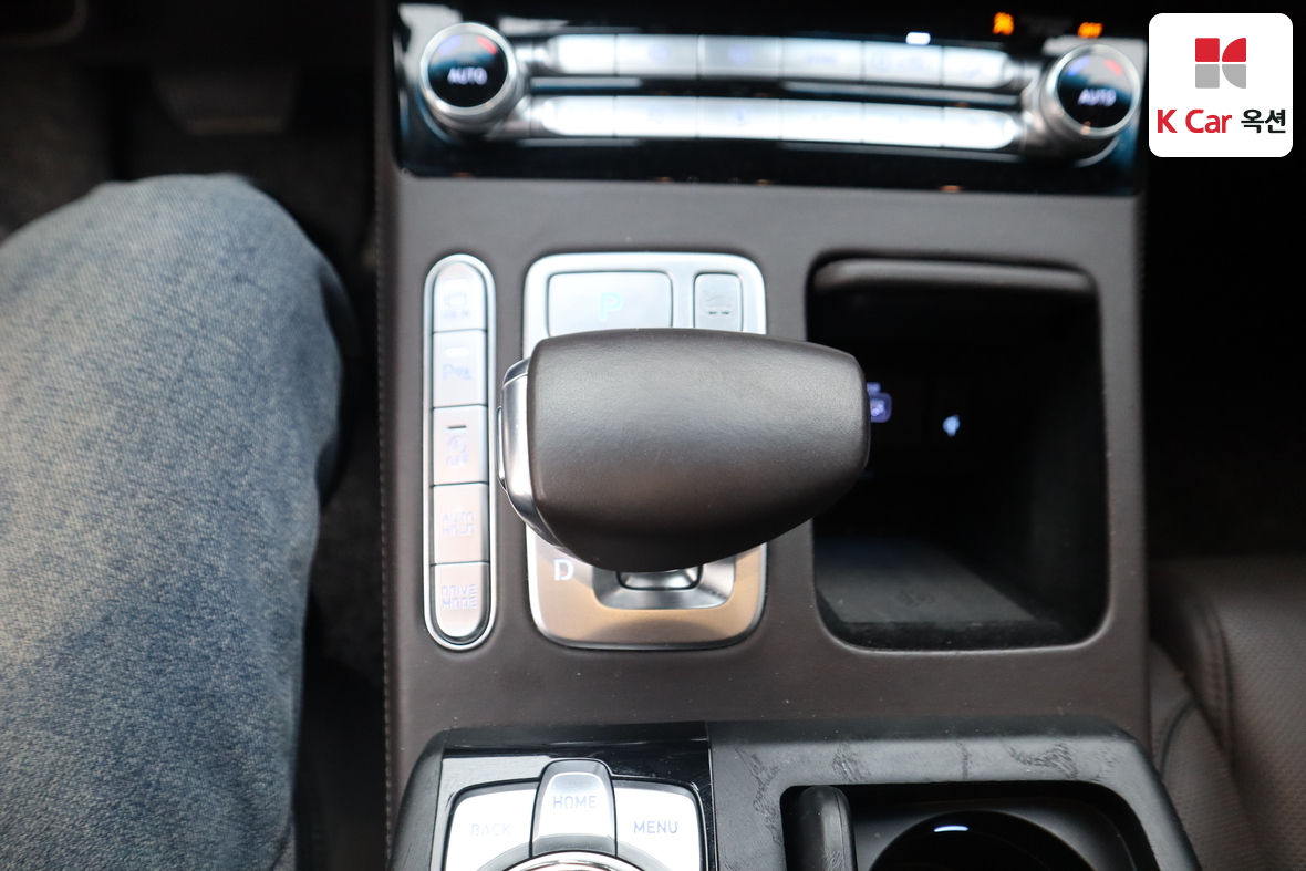 Genesis G90 2019 - Image 15