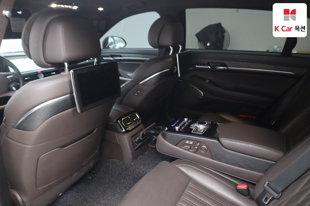 Genesis G90 2019 - Image 25