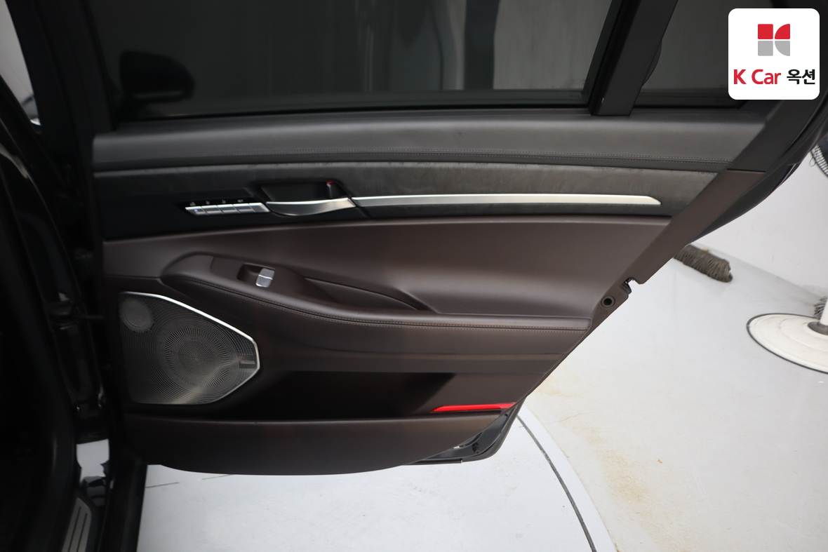 Genesis G90 2019 - Image 31