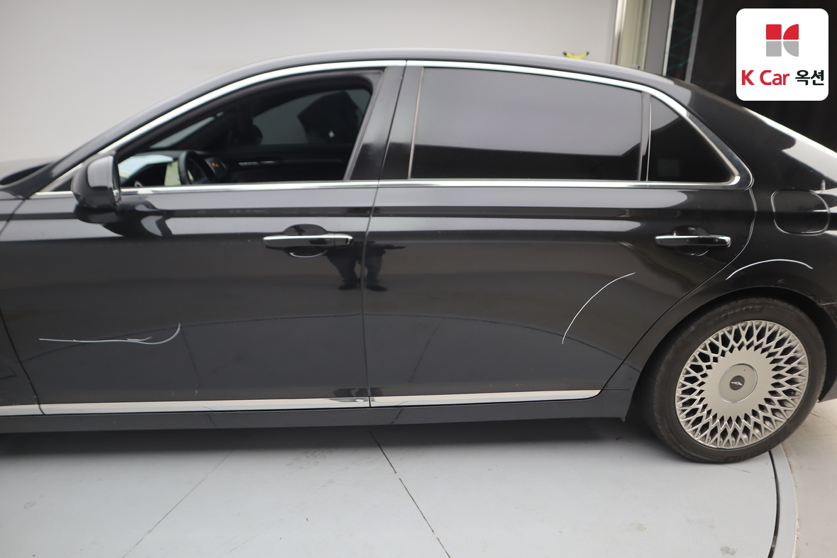 Genesis G90 2019 - Image 45