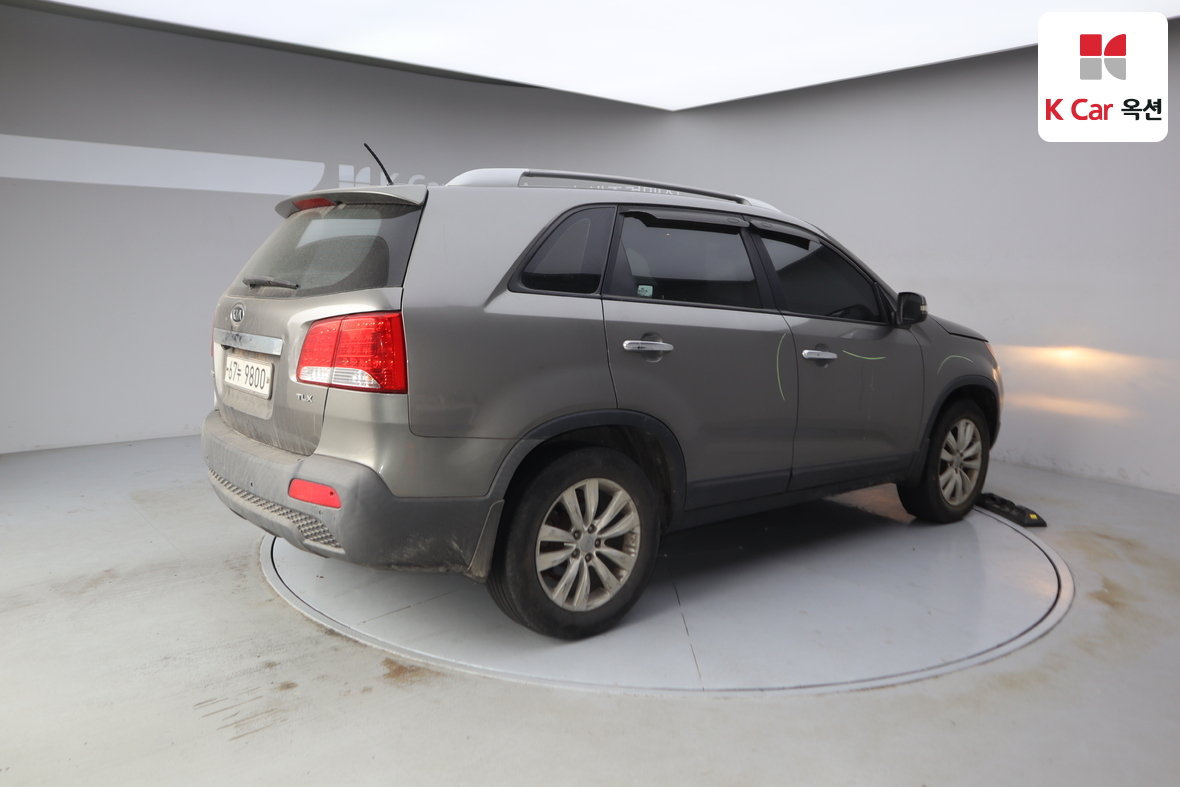 Kia Sorento 2010 - Image 2