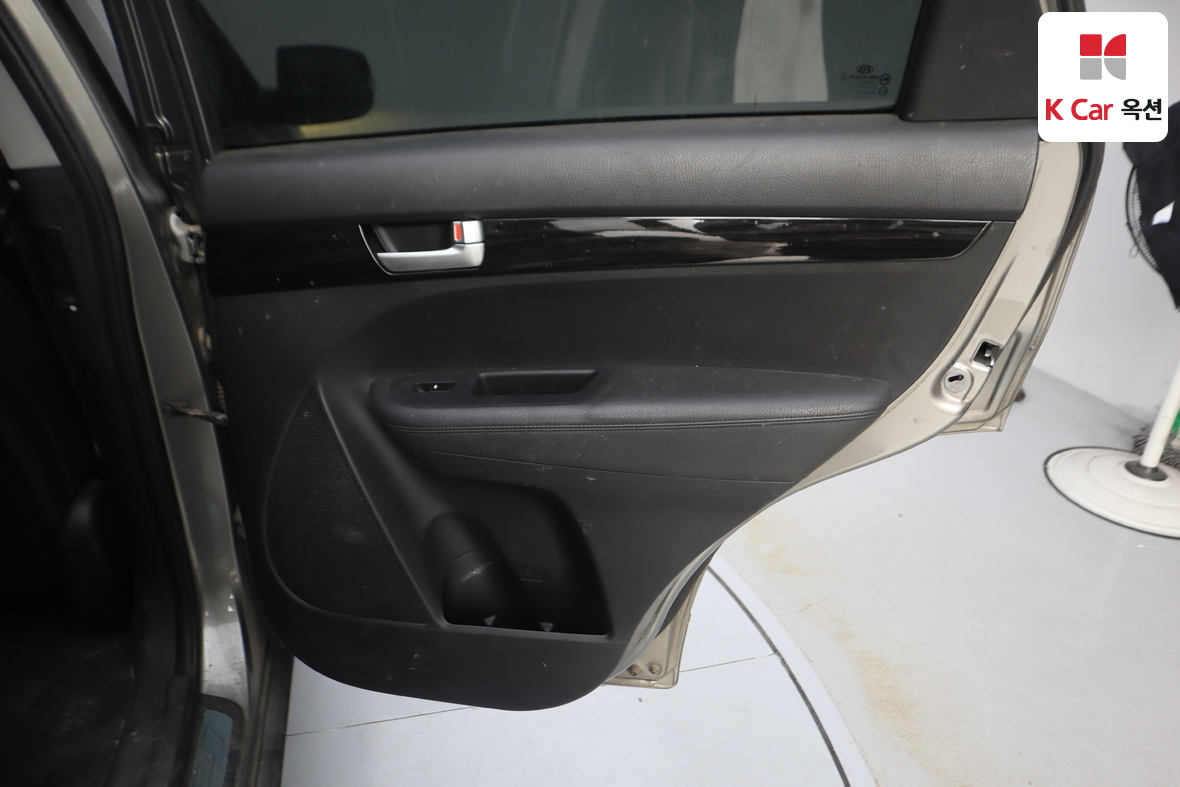 Kia Sorento 2010 - Image 26