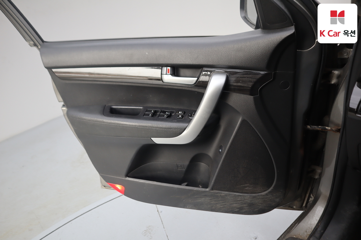 Kia Sorento 2010 - Image 8