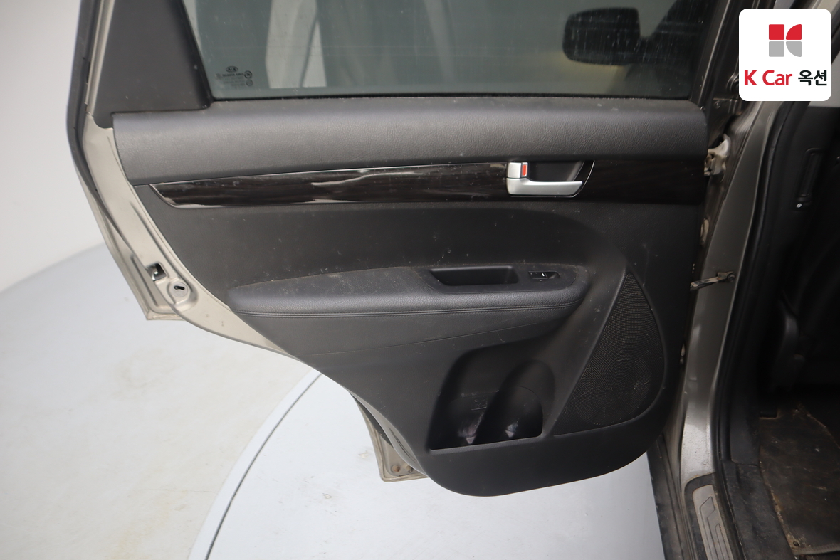 Kia Sorento 2010 - Image 20