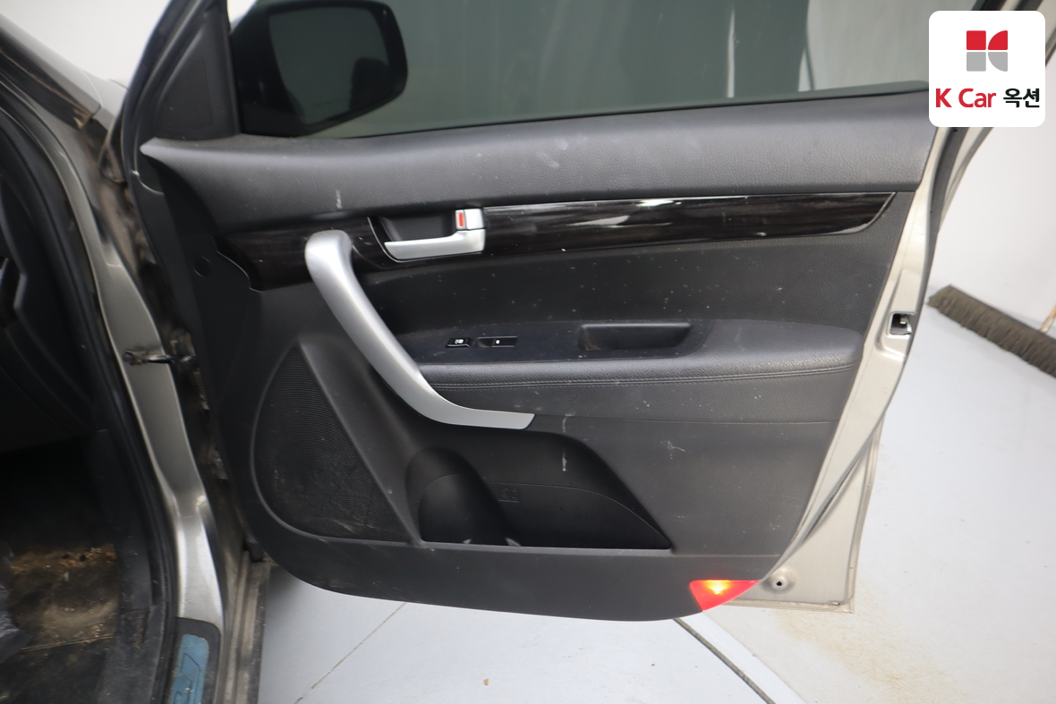 Kia Sorento 2010 - Image 28