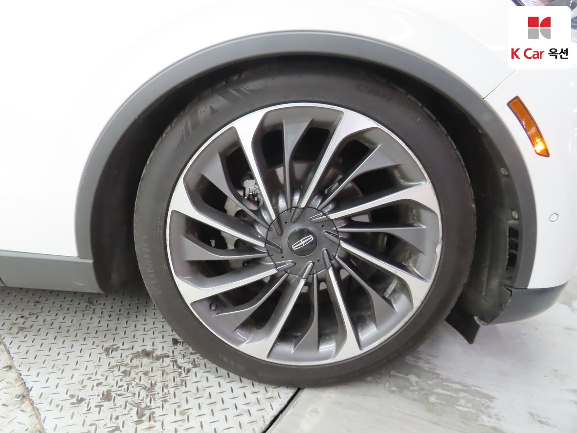 2020 - Lincoln Aviator