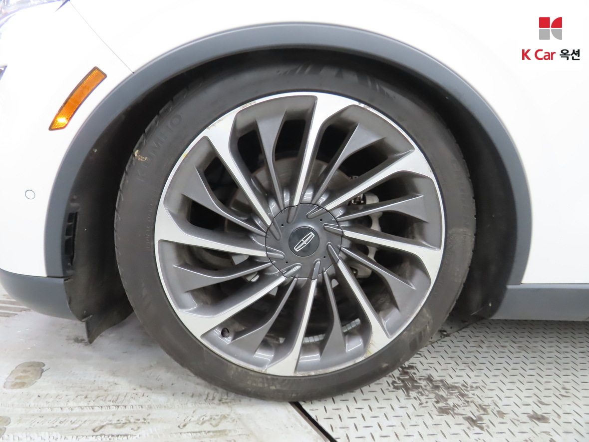 2020 - Lincoln Aviator