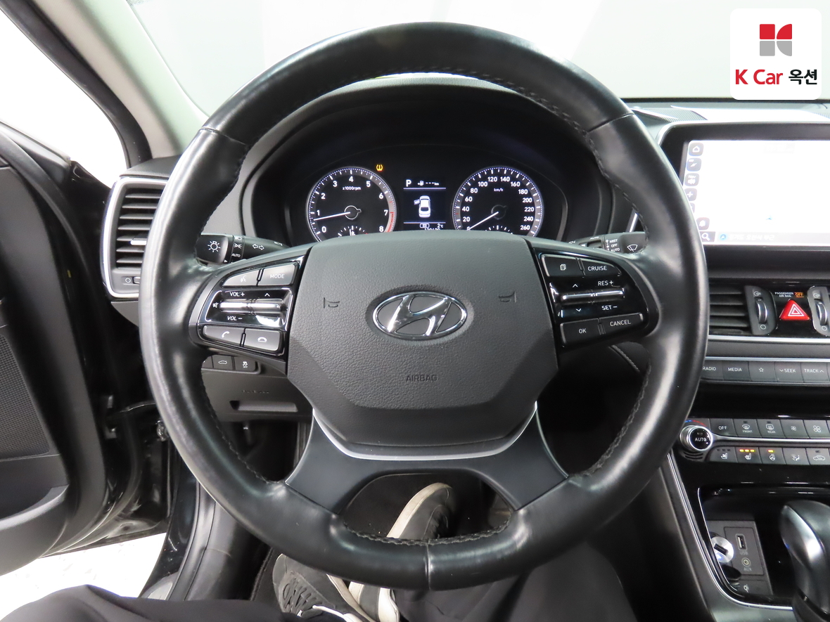 Hyundai AZERA 2019 - Image 10