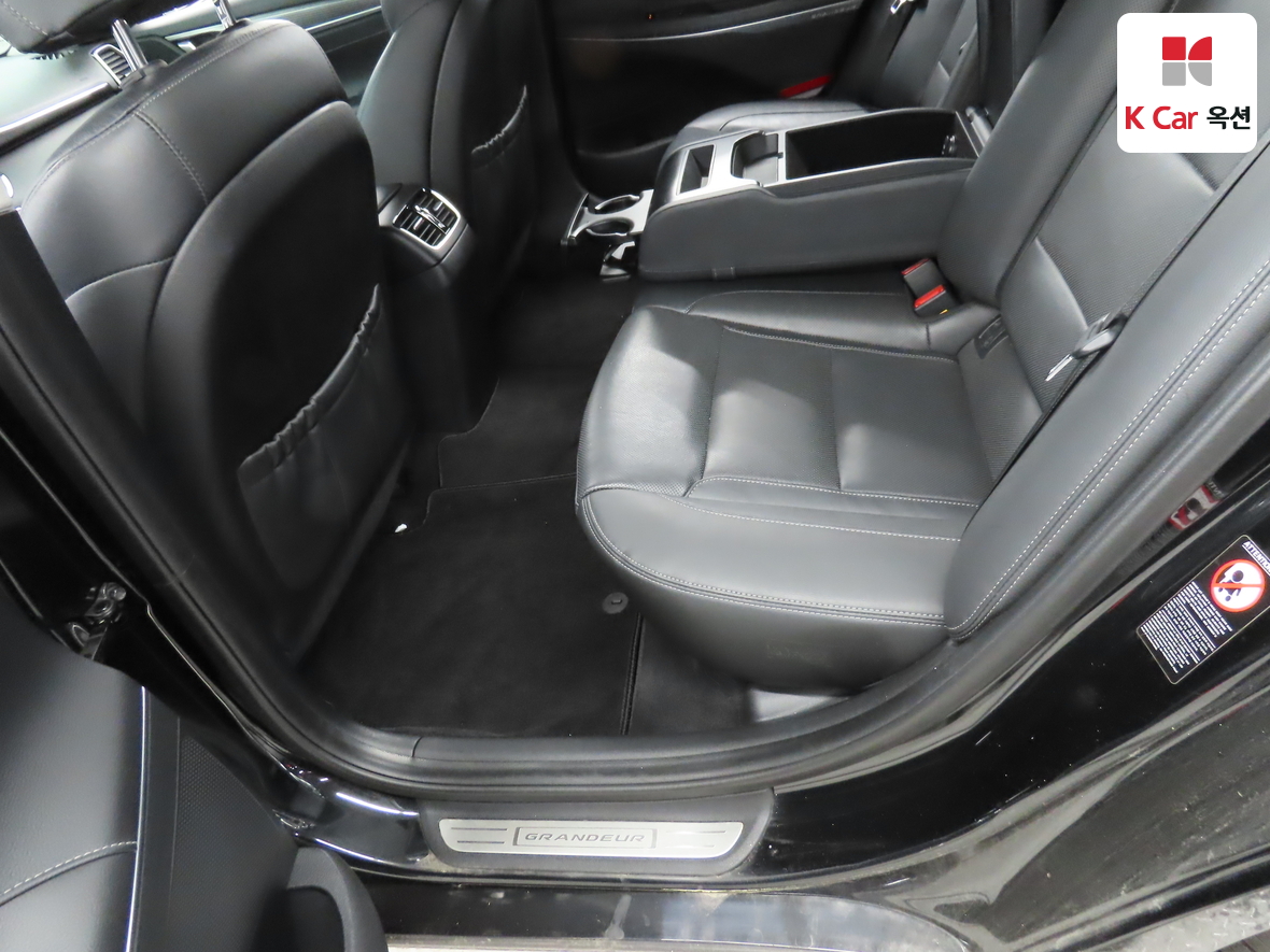 Hyundai AZERA 2019 - Image 23