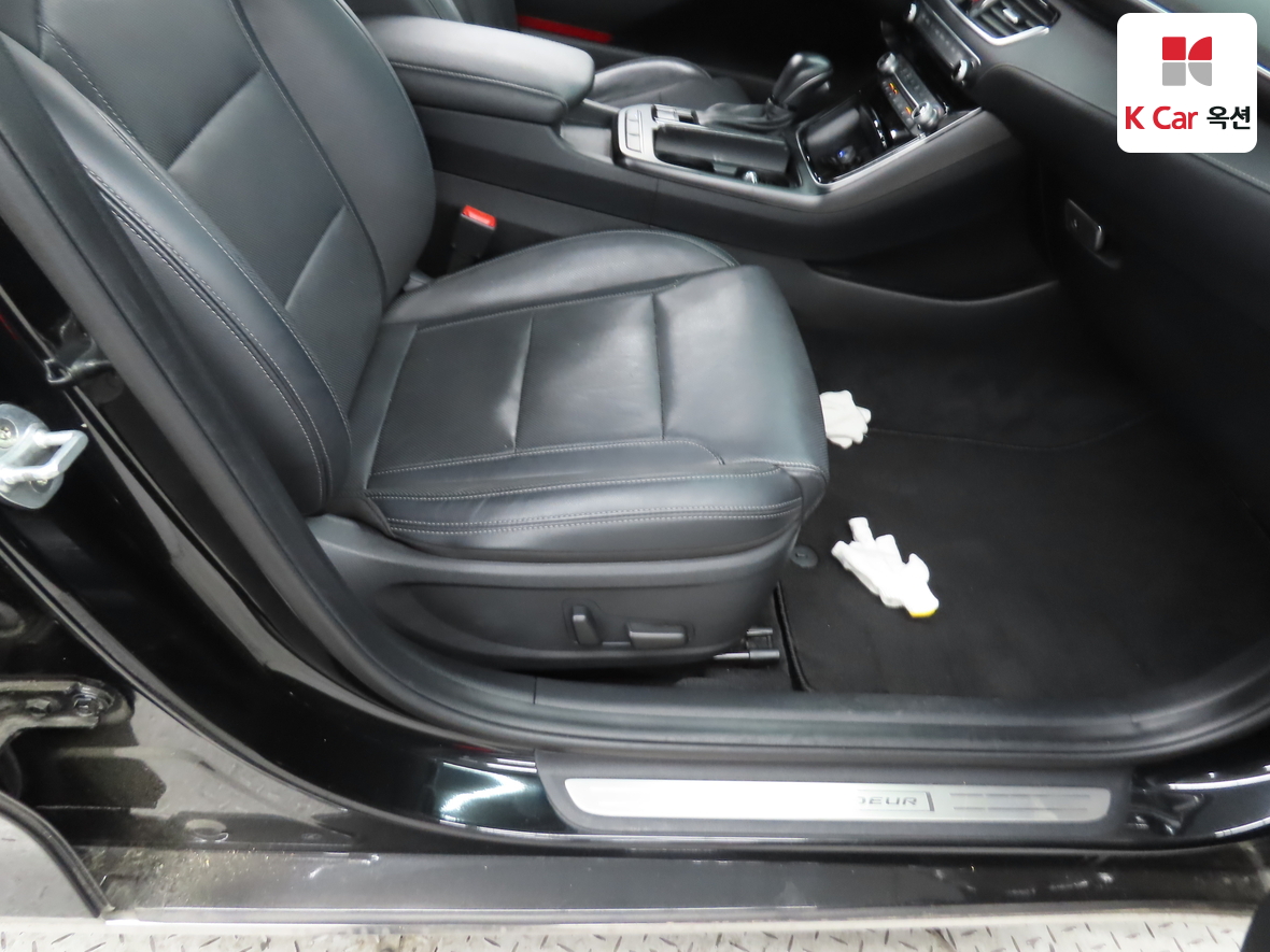 Hyundai AZERA 2019 - Image 29