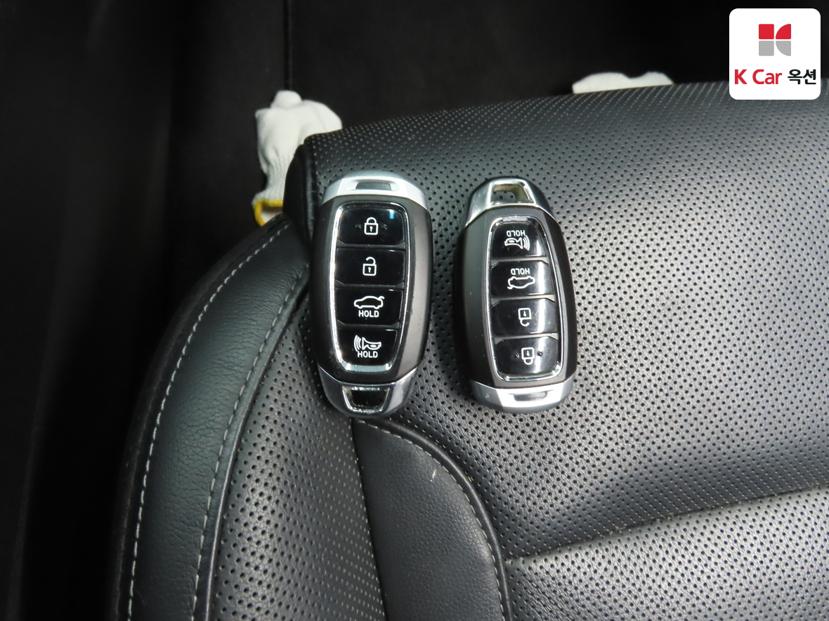 Hyundai AZERA 2019 - Image 17