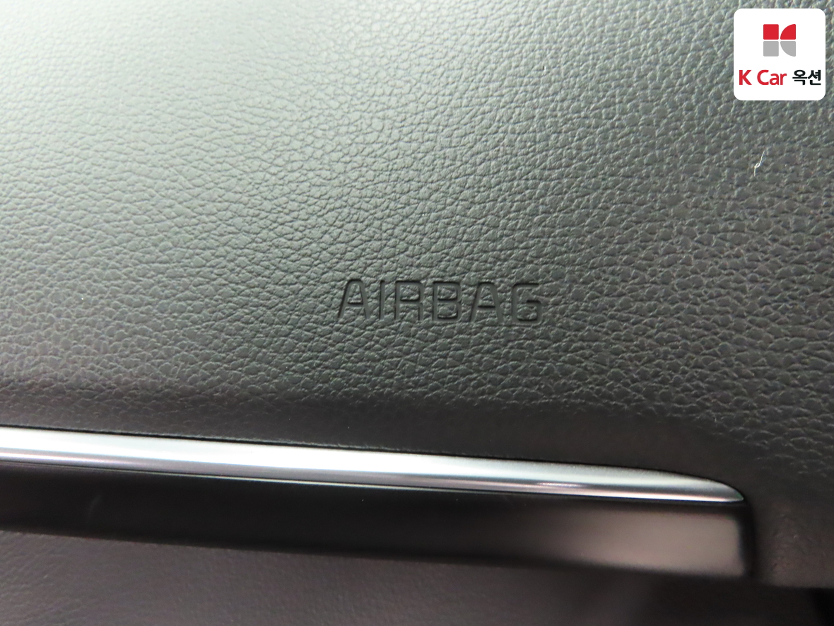 Hyundai AZERA 2019 - Image 30