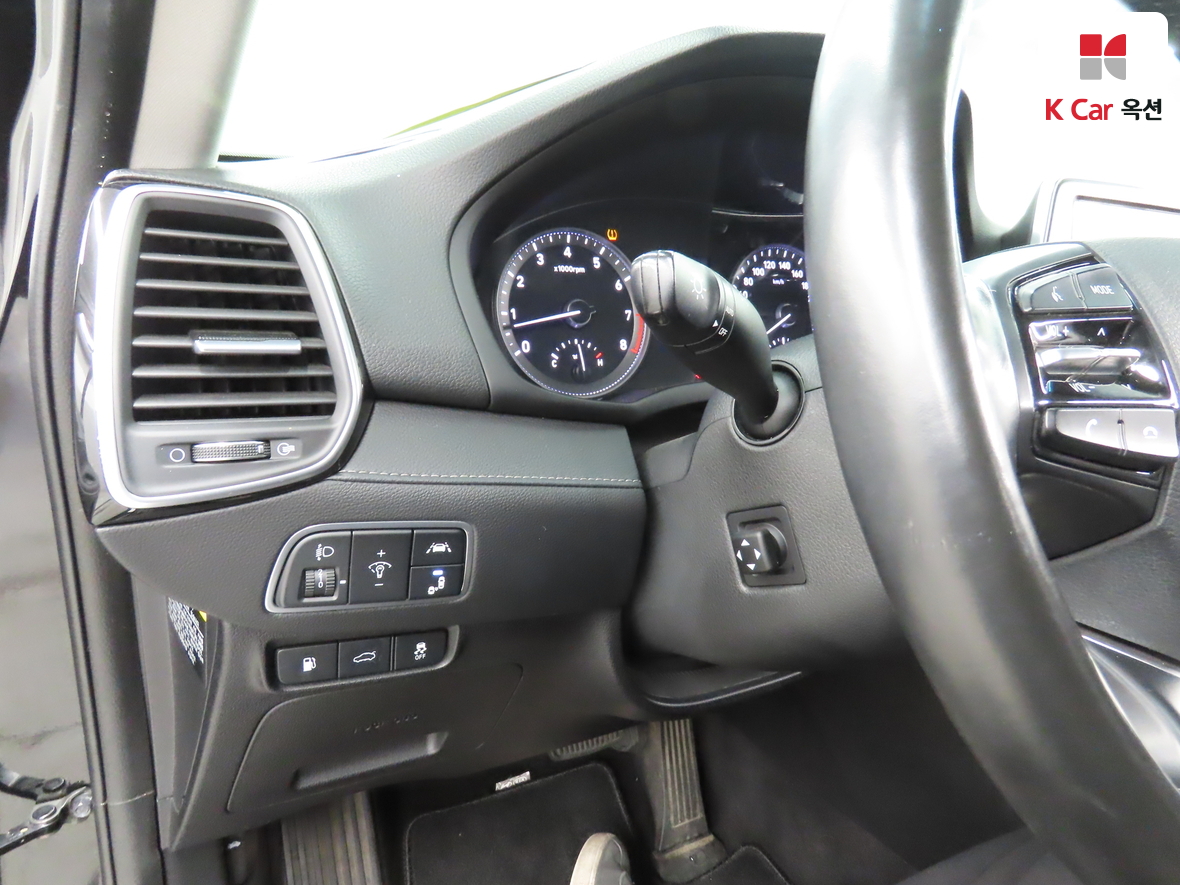 Hyundai AZERA 2019 - Image 9