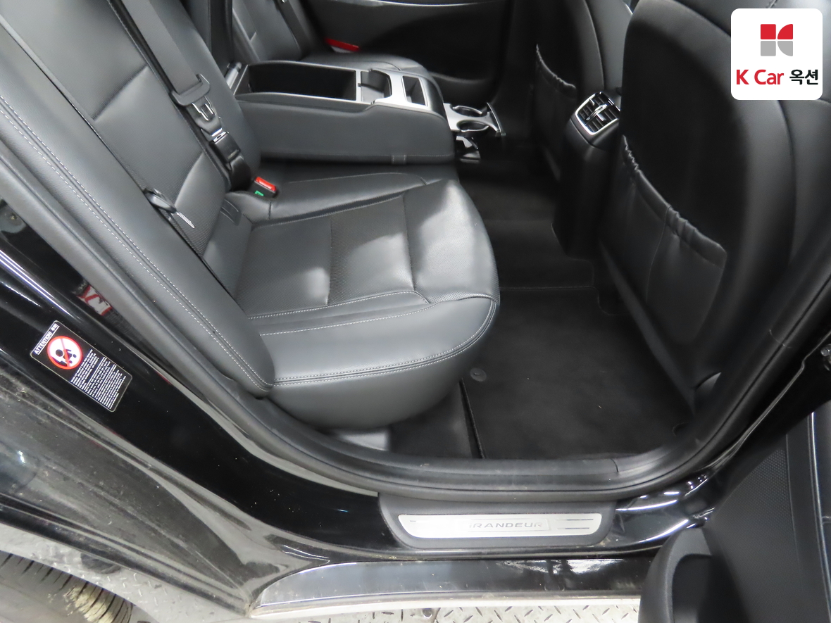 Hyundai AZERA 2019 - Image 27