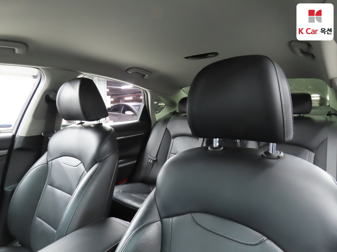 Hyundai AZERA 2019 - Image 19