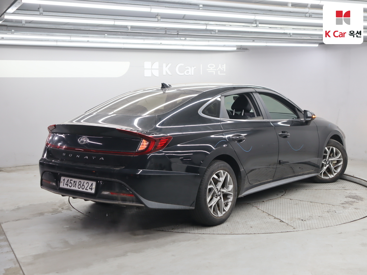 Hyundai Sonata 2021 - Image 2