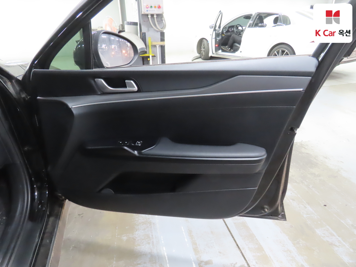 Kia K5 2022 - Image 28