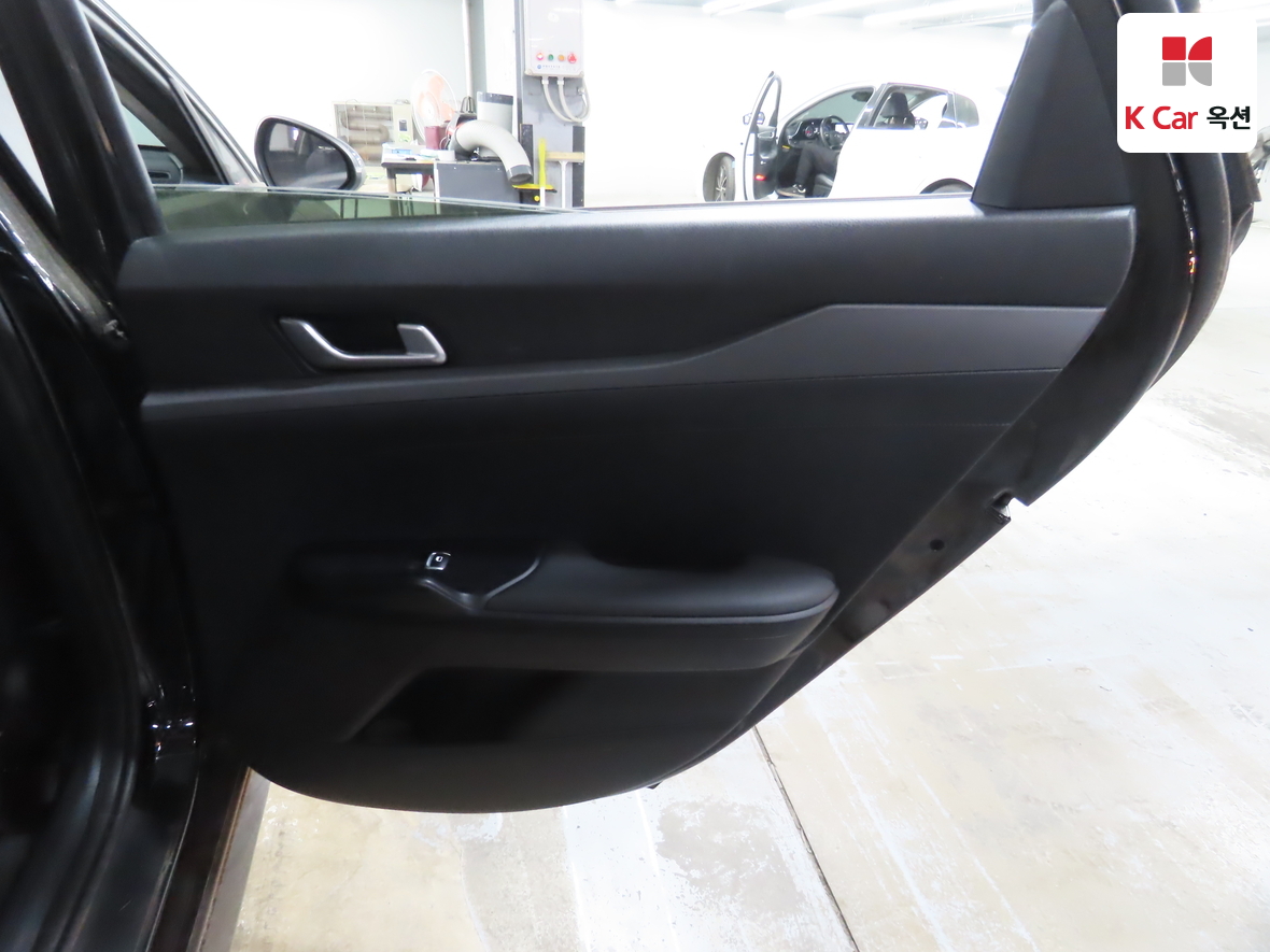 Kia K5 2022 - Image 26