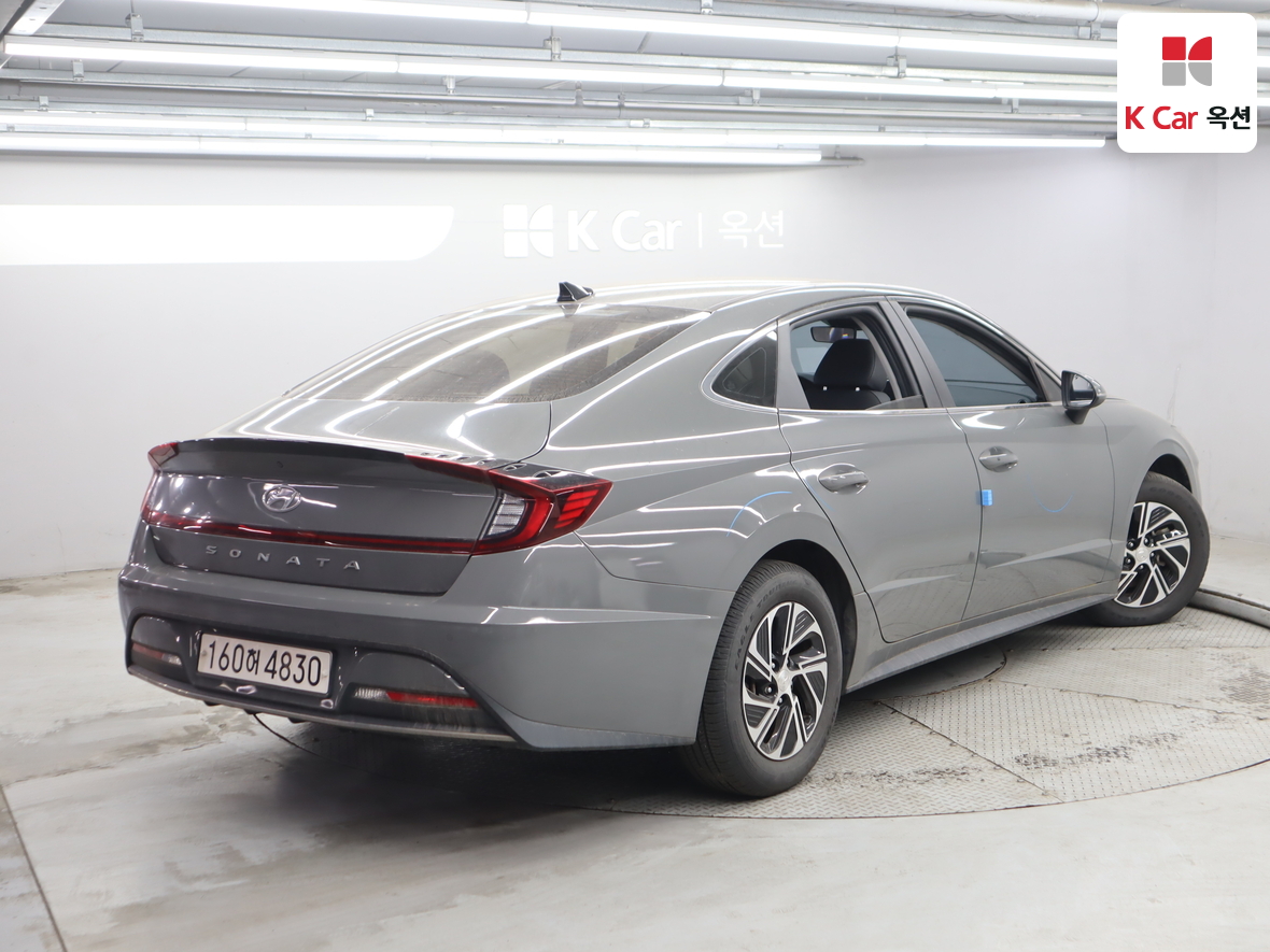 Hyundai Sonata 2021 - Image 2