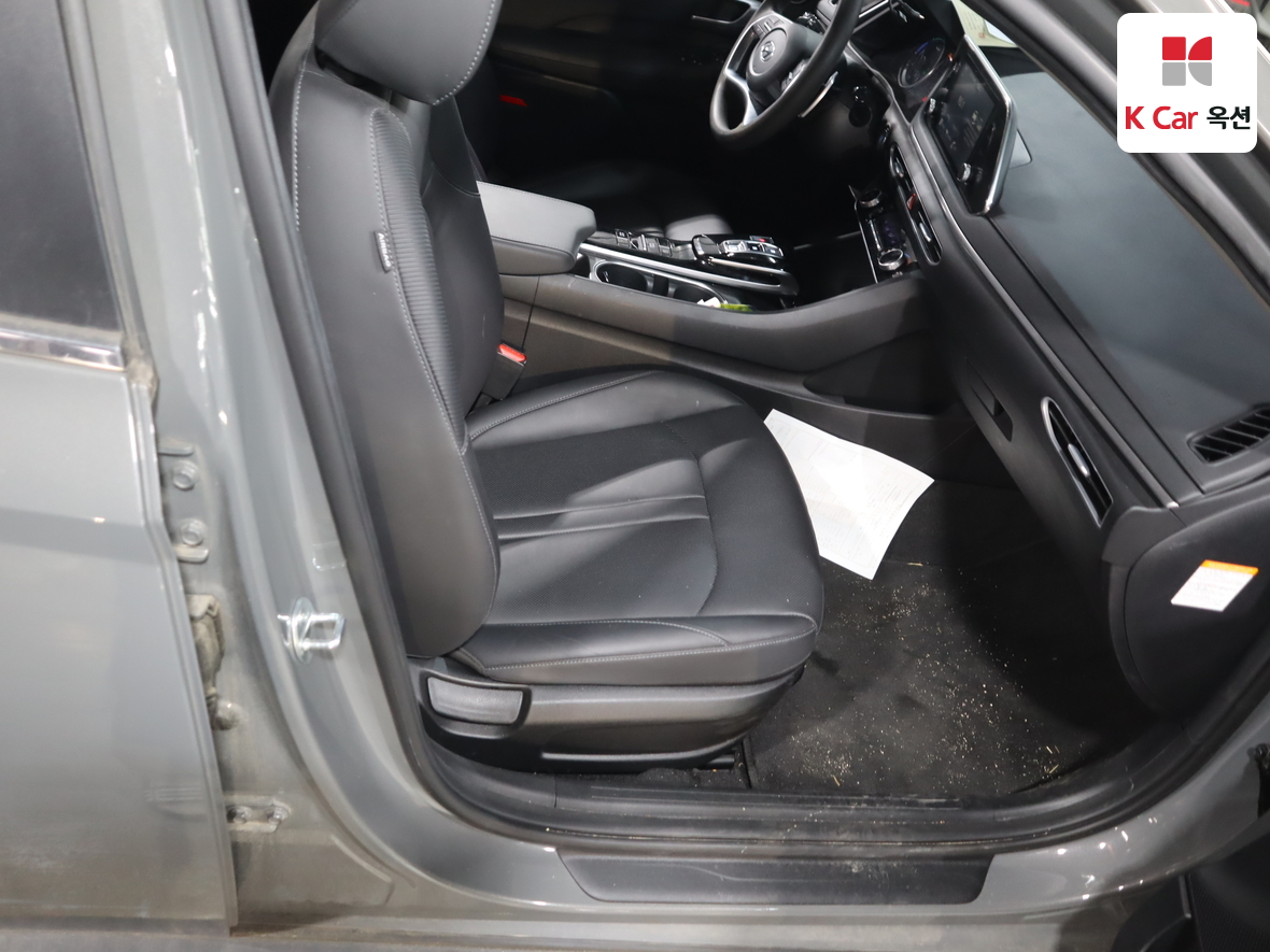 Hyundai Sonata 2021 - Image 28