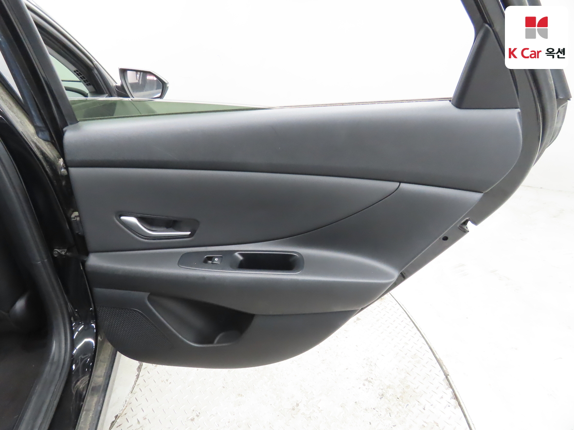 Hyundai Elantra 2021 - Image 27