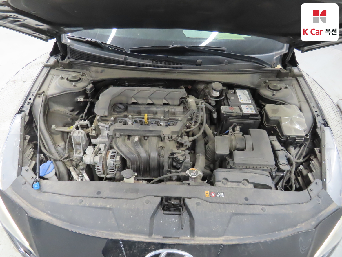 Hyundai Elantra 2021 - Image 33